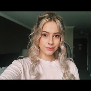 Meet your Posher, Carly